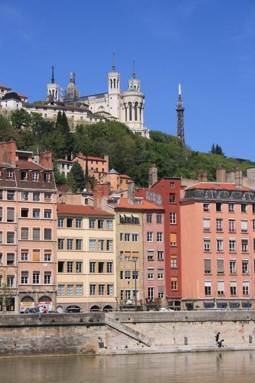 Logis Lyon Est Porte De L'Ain Saint-Maurice-de-Beynost Exterior photo