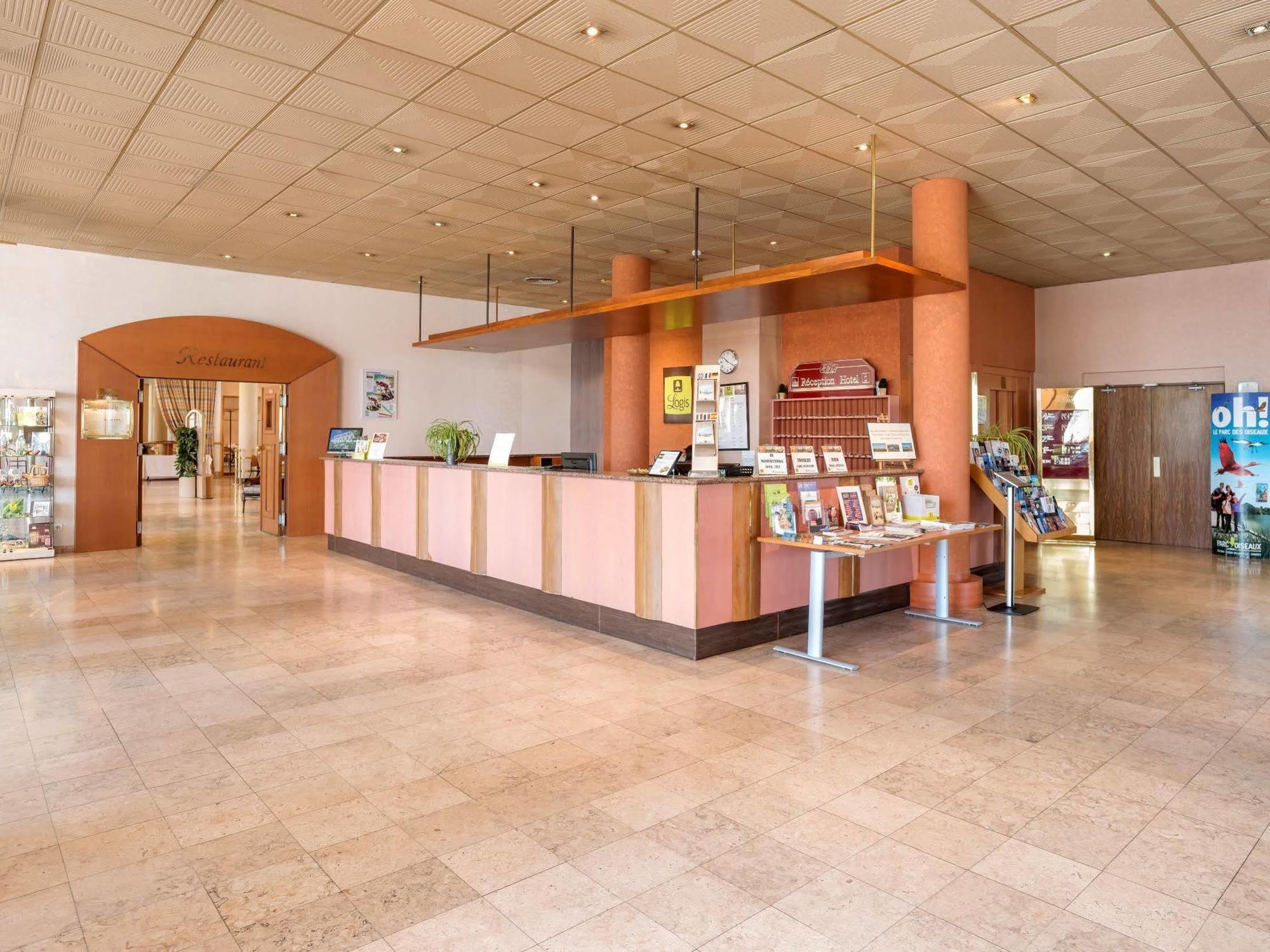 Logis Lyon Est Porte De L'Ain Saint-Maurice-de-Beynost Exterior photo